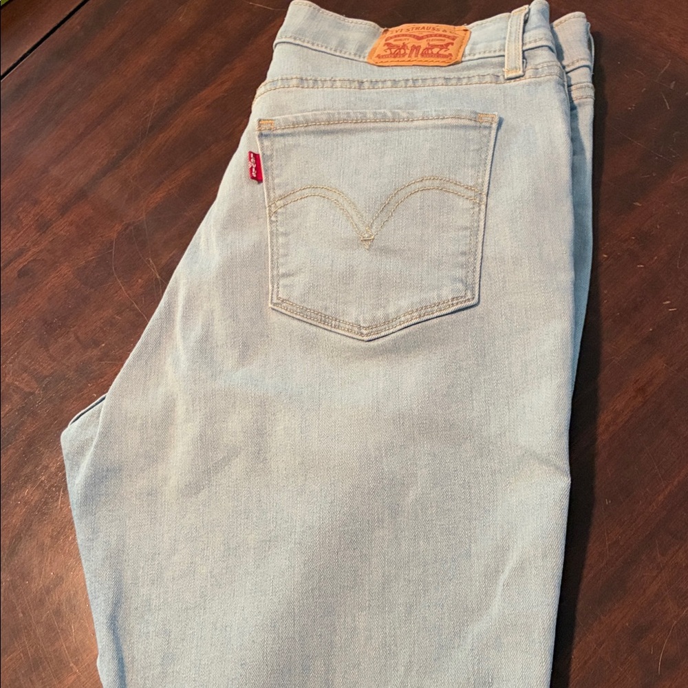 Light Blue Levi’s - Picture 4 of 6